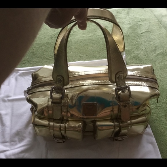 SOLD ☄️💯 MCM Gold Satchel EC Like New🔥 - Picture 6 of 8